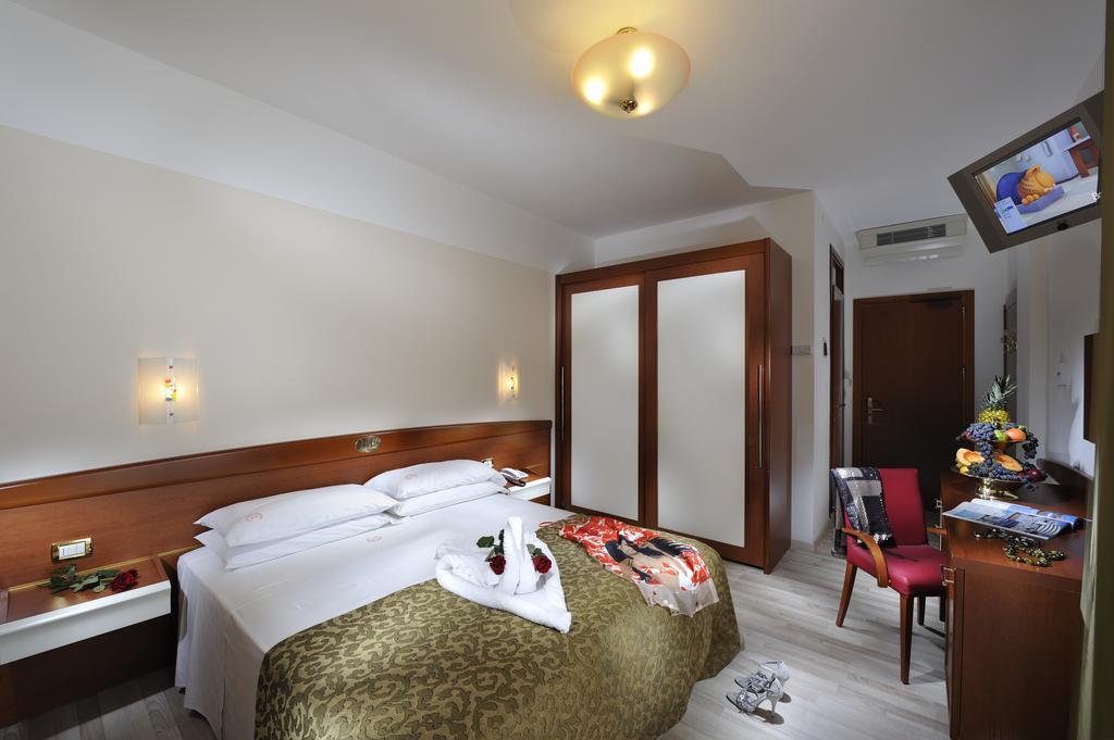 Hotel Eden บิบิโอเน ห้อง รูปภาพ