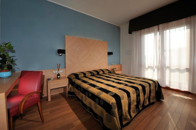 Hotel Eden บิบิโอเน ภายนอก รูปภาพ