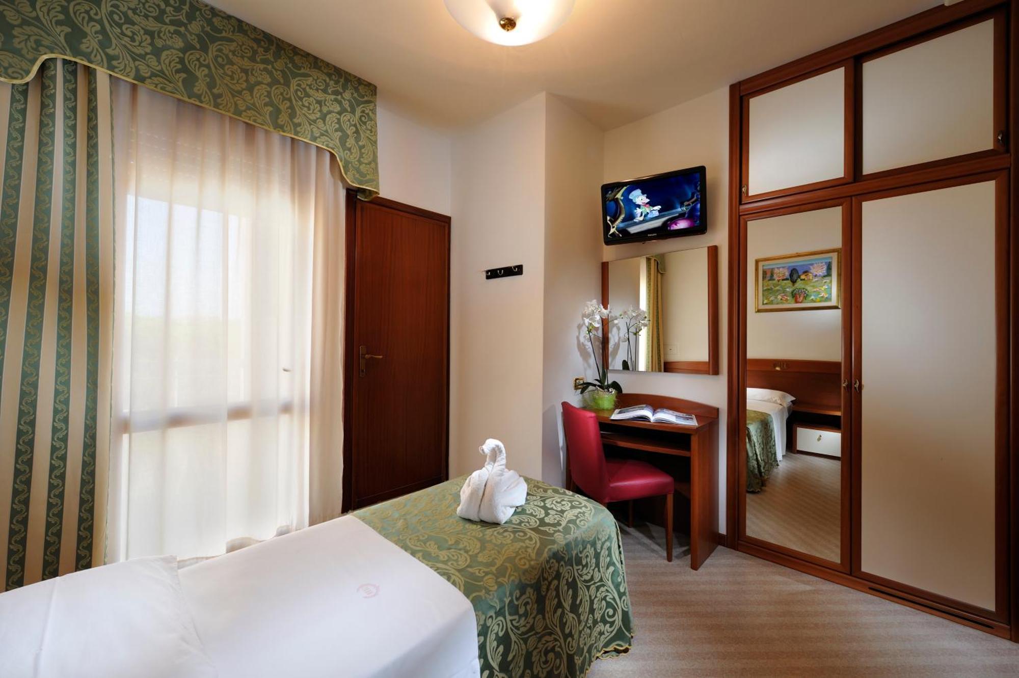 Hotel Eden บิบิโอเน ภายนอก รูปภาพ